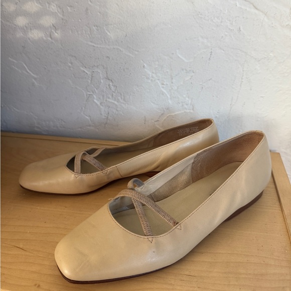 Vintage Enzo Angiolini ballet flats 9 - Picture 2 of 5